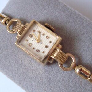 VINTAGE LADY WIND UP ELGIN,RUN GREAT